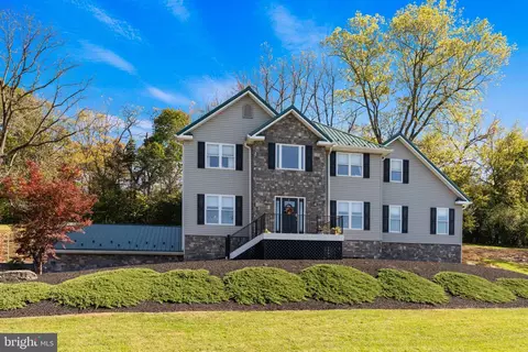 321 Fire House Rd, Shippensburg, PA 17257