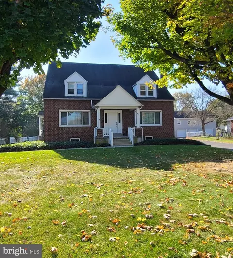 921 W Trindle Rd, Mechanicsburg, PA 17055