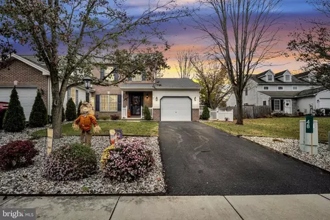 48 Warwick Cir, Mechanicsburg, PA 17050