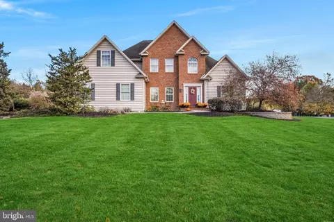 1619 Fox Hollow Rd, Mechanicsburg, PA 17055