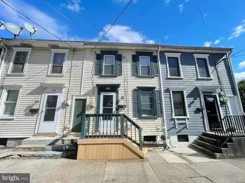 121 S East St, Carlisle, PA 17013