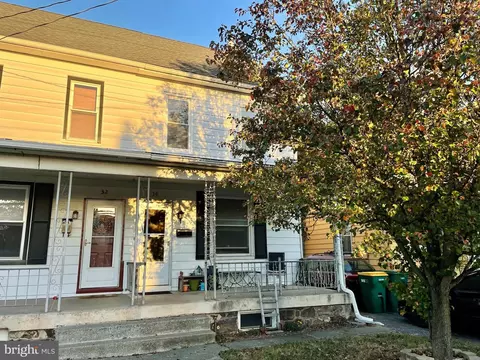 30 N Enola Dr, Enola, PA 17025