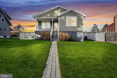 306 Valley Rd, Enola, PA 17025