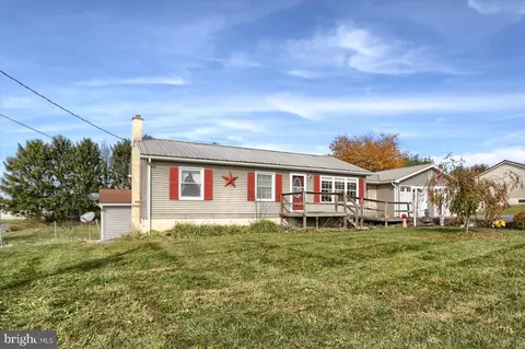 2135 Newville Rd, Carlisle, PA 17015