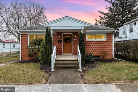 24 E Portland St, Mechanicsburg, PA 17055