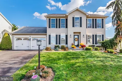 943 Maplewood Ln, Enola, PA 17025
