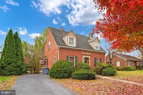 2115 Chestnut St, Camp Hill, PA 17011