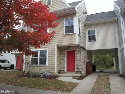 7 Parkview Dr, Carlisle, PA 17013