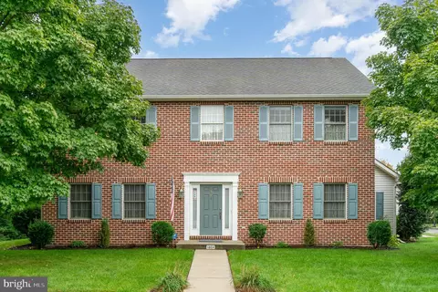1304 White Birch Ln, Carlisle, PA 17013