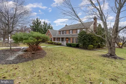 6 Stewart Dr, Carlisle, PA 17013