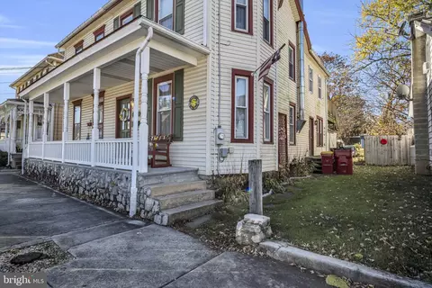 319 Chestnut St, Mount Holly Springs, PA 17065