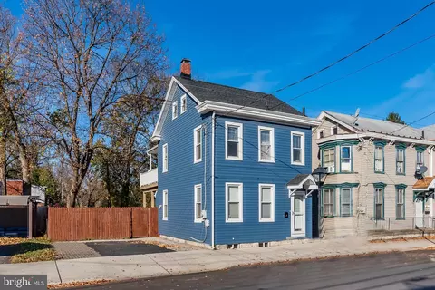 114 N Pitt St, Carlisle, PA 17013