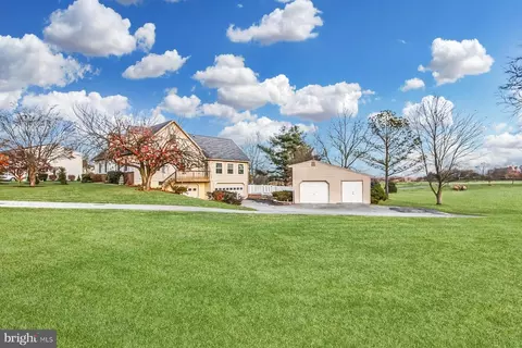 355 Stoner Rd, Mechanicsburg, PA 17055