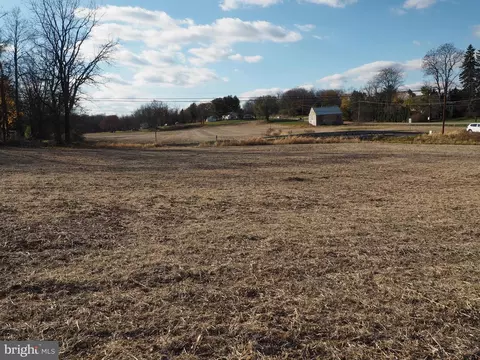 19 Old Stonehouse Rd S, Boiling Springs, PA 17007