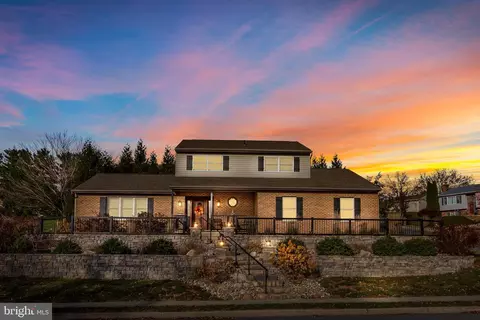 1027 Dogwood Ln, Enola, PA 17025