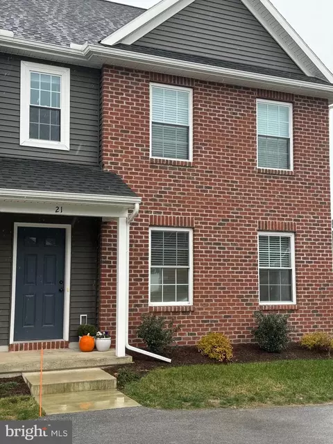 21 Skip Ln, Carlisle, PA 17013