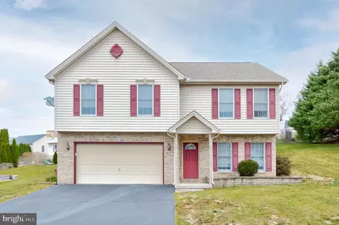 51 Wetherburn Rd, Enola, PA 17025