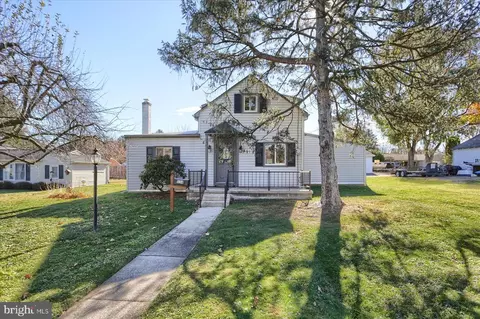 234 E Green St, Camp Hill, PA 17011