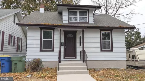 211 10th St, New Cumberland, PA 17070