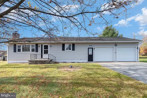 828 Doubling Gap Rd, Newville, PA 17241