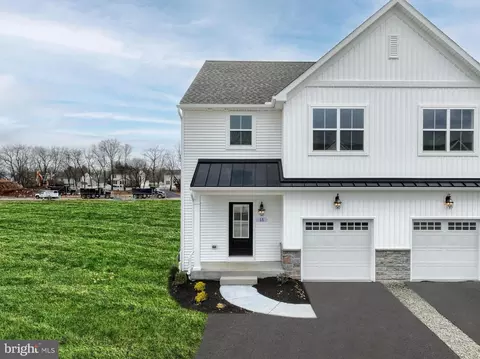 15 Tilghman Trl, Mechanicsburg, PA 17050