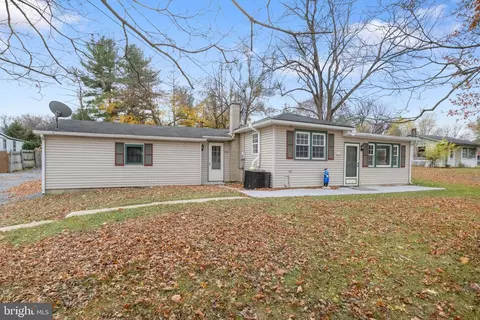 60 Bonnybrook Rd, Carlisle, PA 17013