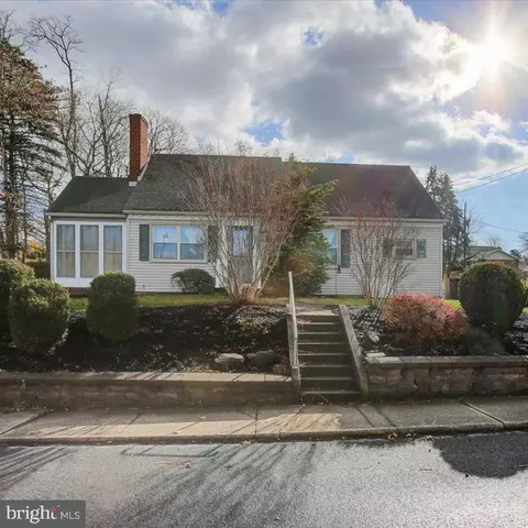 704 E Orange St, Shippensburg, PA 17257