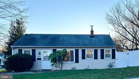 814 Saint Johns Rd, Camp Hill, PA 17011