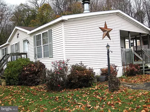 38 Thompson Creek Dr, Shippensburg, PA 17257