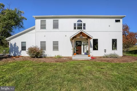 366 Stought Rd, Carlisle, PA 17015