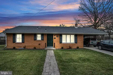 151 W I St, Carlisle, PA 17013
