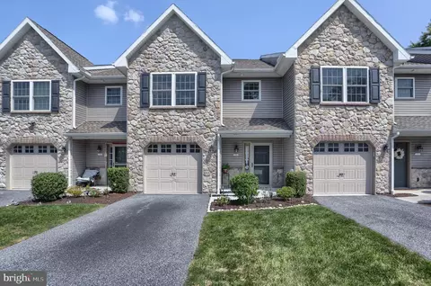 358 Melbourne Ln, Mechanicsburg, PA 17055