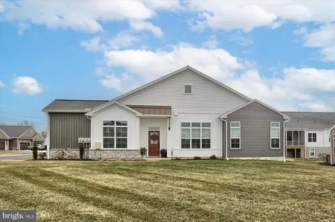 773 Aurora Dr, Mechanicsburg, PA 17055