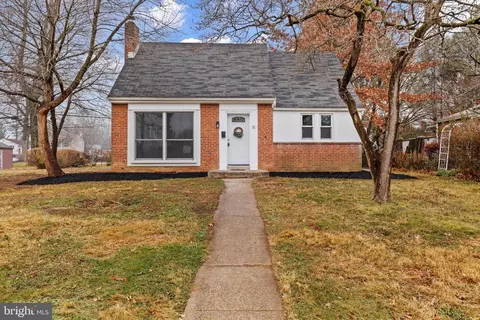 37 Highland Dr, Camp Hill, PA 17011