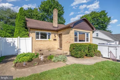310 S Broad St, Mechanicsburg, PA 17055