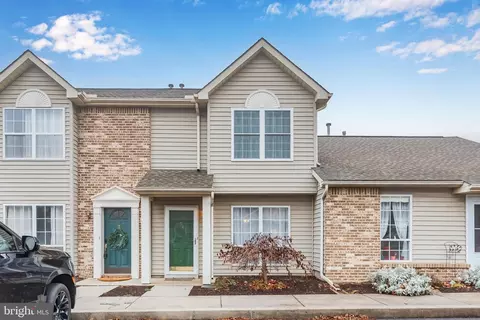 51 Eastwick Ln, Carlisle, PA 17015
