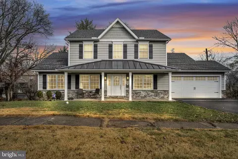 61 Burd Dr, Camp Hill, PA 17011