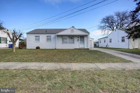 6 Courtland Rd, Camp Hill, PA 17011