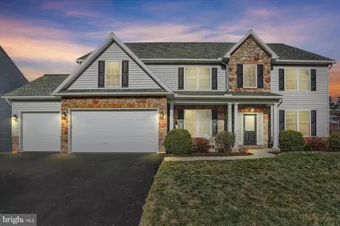 1950 Osprey Cir, Mechanicsburg, PA 17050