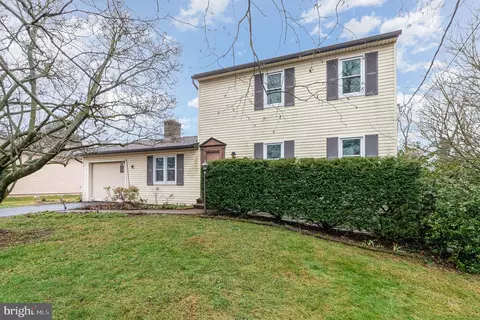 907 Cedar Rd, Mechanicsburg, PA 17050