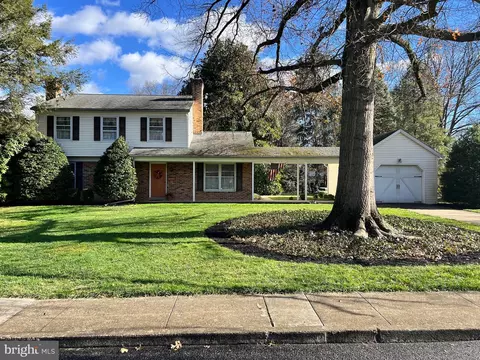 639 Yorkshire Dr, Carlisle, PA 17013