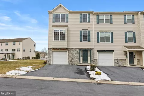 1 Jay Cir, Lemoyne, PA 17043