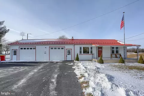 170 Oak Hill Rd, Carlisle, PA 17015
