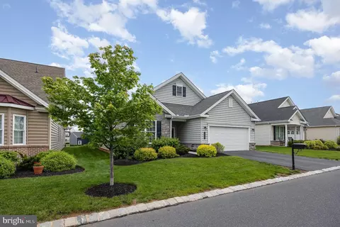226 Loyal Dr, Mechanicsburg, PA 17050