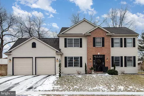 6005 Sommerton Dr, Mechanicsburg, PA 17050