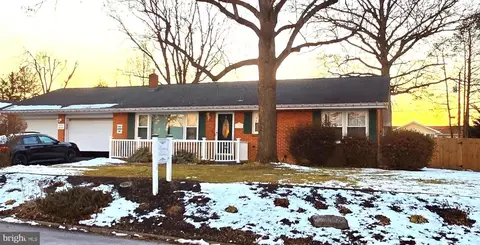 1902 Douglas Dr, Carlisle, PA 17013