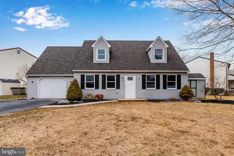 8 Matthew Ct, Carlisle, PA 17015