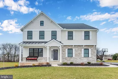 865 Ashfield Dr, Carlisle, PA 17015