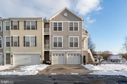 504 Brook Meadow Dr, Mechanicsburg, PA 17050