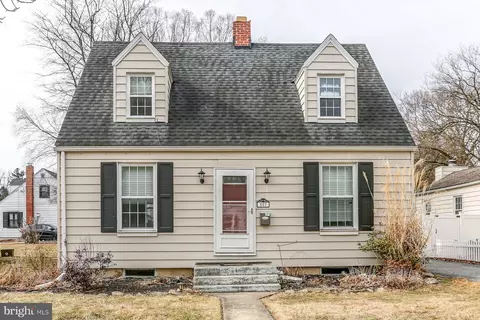 527 Warren St, Lemoyne, PA 17043